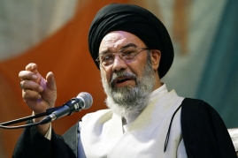امام جمعه اصفهان: دانشگاهها سه روز زنانه و سه روز مردانه شود / این یک معضل جدی است که زنی خود را به خاطر پنج هزارتومان می فروشد