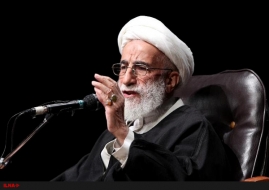 رهبر انقلاب در موضع اخیرشان فتنهای که داشت شکل میگرفت را در نطفه خفه کردند