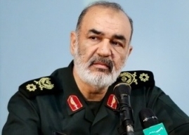واکنش سردار سلامی به سخنان توهینآمیز وزیر آمریکایی: دورریز غذای ایرانیها ۴۰ میلیون گرسنه آمریکایی را سیر میکند/ تاریخ ثابت کرد هر کس که با آمریکا دوستی کرد، غارت شد و بی حیثیت شد