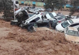 ١٧ کشته و ۶۸ نفر مصدوم بر اثر وقوع سیل در شیراز/ ۲۵ استان درگیر سیلاب شدند/ احتمال طغیان رودخانهها و وقوع سیل در البرز و تهران/ شرایط فوق بحرانی در خوزستان، لرستان و کهگیلویه و بویر احمد/ پیش بینی مجدد بارش سنگین در شیراز/ دادستان شیراز: شهردار در شیراز نیست/ هرمزگان به حالت آماده باش درآمد/ غرق شدن دو کودک در اروندکنار/ یک کشته براثر بارشهای سیلآسا در لرستان/ مسدود شدن ۲۲ محور مواصلاتی/ تداوم بارشها تا چهارشنبه