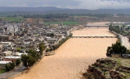 سیل در لرستان؛ قطع راه ارتباطی بیش از ۱۰۰ روستا در لرستان / قطع برق ۳۷ روستا و آب آشامیدنی سه روستا/ پیک سیلاب بعدازظهر امروز رخ می دهد / پیش بینی عبور سیلابی با حجم ۳۱۲ میلیون متر مکعب از کشکان