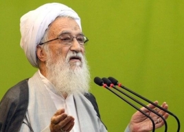 آیتالله موحدی: در این فضای مجازی چه خبر است؟ نه تنها با دشمن نمیجنگیم بلکه فرش قرمز هم برایشان پهن میکنیم