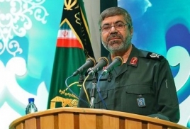سخنگوی سپاه: اعزام فلان ناو یا نیرو از جایی به جای دیگر ما را به عقب نمی راند؛ از هزاران کیلومتر دورتر چه کسی را میترسانید؟ / آمریکاییها را در خلیج فارس با دستانی لرزان و رنگهای پریده مشاهده میکنیم