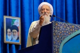 انتقادات تند امام جمعه تهران از مسئولان: قیمت بنزین باید تدریجی گران میشد/ نباید مثل فردی که گفت صبح دیدم بنزین گران شده تدبیر کرد/ دولت برای گرانی فکری کند/ مسئولان گوشهای خود را باز کنند