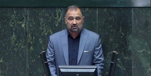شلمزاری ، نماینده حاضر در جلسه با رئیسی : مجلس پیگیر دریافت گزارش دولت درباره انتصابات وزارت کار خواهد بود / مجلسی ها جداگانه هم پیگیری می کنند