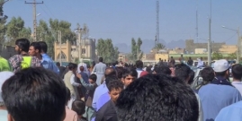 ایرنا: ۱۹ کشته در تیراندازی زاهدان / حمله و تیراندازی به کلانتری/ کوبیدن اتوبوس به دیوار کلانتری / تجمع تعدای از نمازگزاران / دعوت مولوی عبدالحمید به آرامش