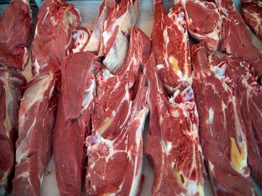مرکز آمار: عرضه گوشت قرمز در کشتارگاه‌های رسمی کاهش ۱۸ درصدی داشته است