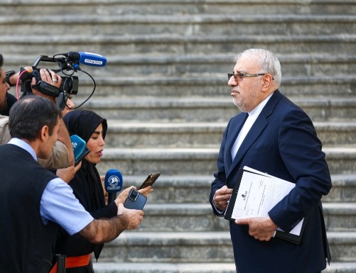 وزیر نفت شایعه استعفای خود را تکذیب کرد: اختلافی بین وزارت نفت و دولت وجود ندارد