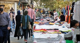 شهرداری تهران: توزیع‌کنندگان عمده کالا‌های قاچاق، برخی دستفروشان را در سطح تهران با حقوق روزانه یک میلیون تومان استخدام می‌کنند / درآمد برخی دستفروشان از متوسط حقوق ماهیانه کارمندان دولت هم بیشتر است