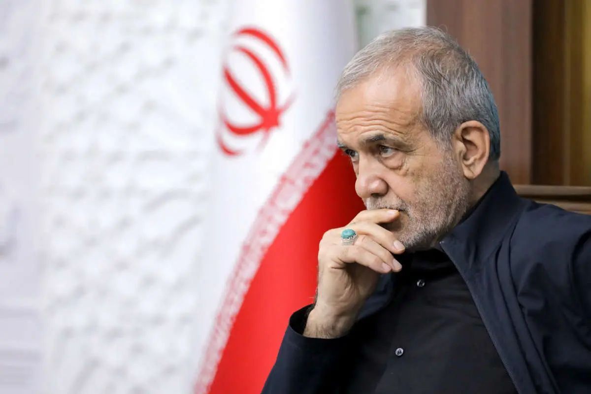 کاش بودجه صداوسیما را کم میکردید / تیم قبل از شما، یک تیم دسته دو بود که بنابر ملاحظاتی وارد لیگ برتر شده بود؛ الان هافبک و دفاع و دروازهبان شما، از رزروهای تیم قبل هستند/ اگر خواستید برای تیم اقتصادی مربی بیاورید، از آرژانتین بیاورید؛ آرژانتین شبیه ما است