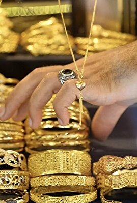 قیمت طلا، سکه، دلار و یورو امروز چهارشنبه ۱۷ دی ۱۴۰۴/ طلا یک کانال عقب رفت