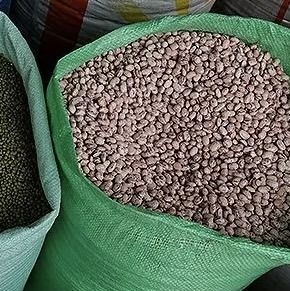 اتحادیه بنکداران مواد غذایی: حبوبات ۳۰ تا ۳۵ درصد افزایش قیمت داشته/ قیمت عمده نخود حدود ۱۸۵، عدس ۲۱۰ تا ۲۲۰، لوبیا قرمز ۲۹۰ و لوبیا چیتی حدود ۴۲۰ هزار تومان است