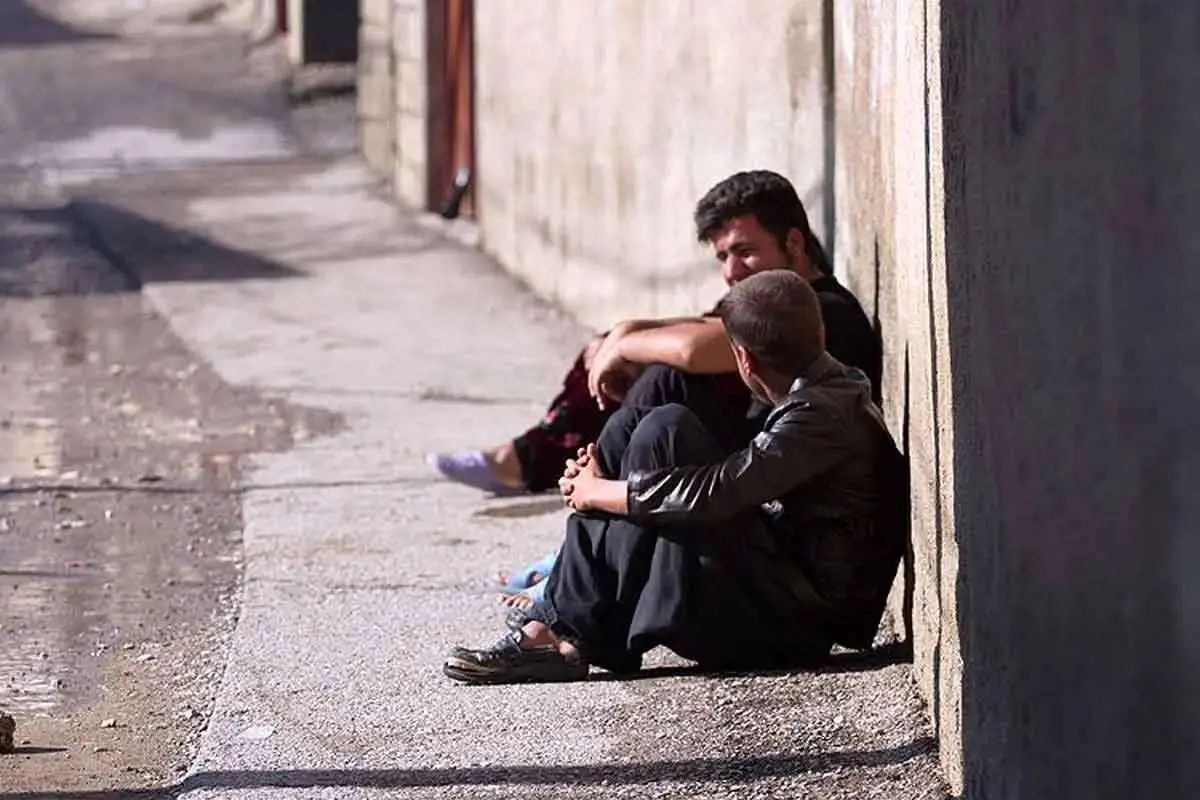 مرکز آمار: نرخ بیکاری در پاییز امسال ۷.۸ درصد بوده؛ نرخ مشارکت اقتصادی ۴۰.۷ درصد/ جمعیت غیر فعال از نظر اقتصادی، نسبت به سال قبل ۸۰۰ هزار نفر افزایش داشته/ ۲۱.۵ درصد از جوانان ۱۵ تا ۲۴ ساله و ۱۵.۹ درصد از ۱۸ تا ۳۵ ساله نیز در این فصل، بیکار بودهاند