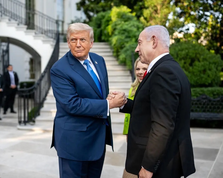 نتانیاهو به ترامپ گفت «ایرانیها از موشکها و نیروهای نیابتی دست نخواهند کشید؛ در موضوع هستهای هم میکوشند گزینه ازسرگیری پروژه در آینده را حفظ کنند» / ترامپ تصمیم گرفته به مذاکرات تا ۲ ماه فرصت بدهد