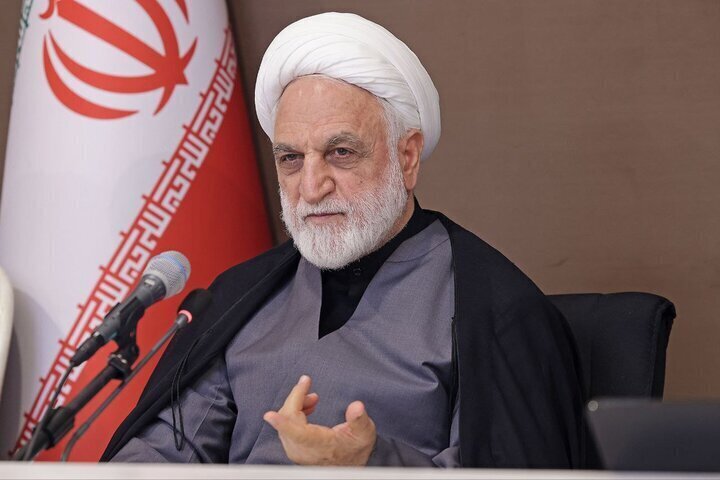 رئیس قوه قضائیه: وقتی دستگاه امنیتی اطلاع میدهد که فلان مقدار در جریان اغتشاشات دستگیر شدهاند، باید تفکیکهای لازم را انجام دهد؛ یعنی مردم بدانند لزوماً هر دستگیر شدهای جزو متهمین نیست، شاید عدهای به واسطه بیگناهی، همان ابتدا به سرعت آزاد شوند/ ممکن است عناصری از روی غفلت آمده باشند و مبادرت به جنایات سنگینی کرده باشند، در مواجهه با آنها باید بدون اغماض، اما وفق مرّ قانون عمل کنیم