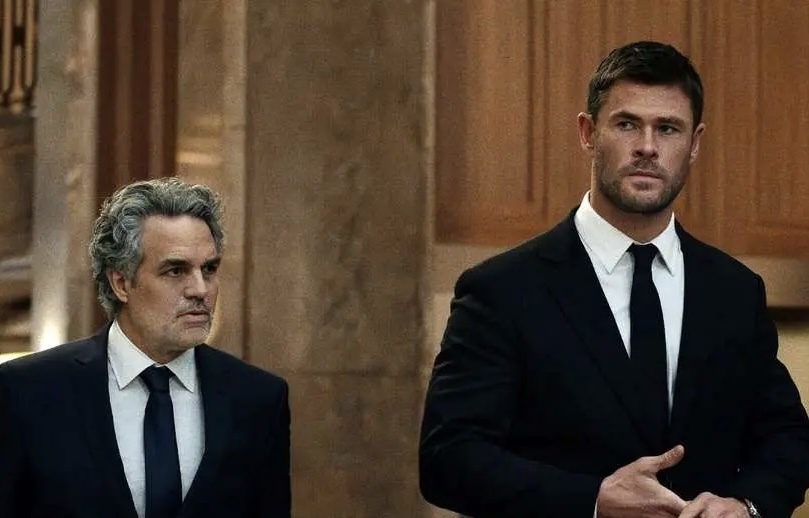 بررسی فیلم «جنایت ۱۰۱» با بازی پیمان معادی و کریس همسورث/ وقتی هیجان، جنایت و اخلاق ترکیب می‌‌شوند