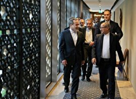 نیویورک‌تایمز به نقل از سه مقام ایرانی: تهران آمادگی خود را برای تعلیق غنی‌سازی به مدت ۳ تا ۵ سال و پس از آن، پیوستن به یک بلوک منطقه‌ای برای غنی‌سازی صلح‌آمیز اعلام کرده / ایران سطح غلظت اورانیوم خود را در ازای رفع تحریم‌ها کاهش خواهد داد / تهران همچنین پیشنهاد سرمایه‌گذاری و تجارت با آمریکا در بخش نفت و انرژی را ارائه کرده