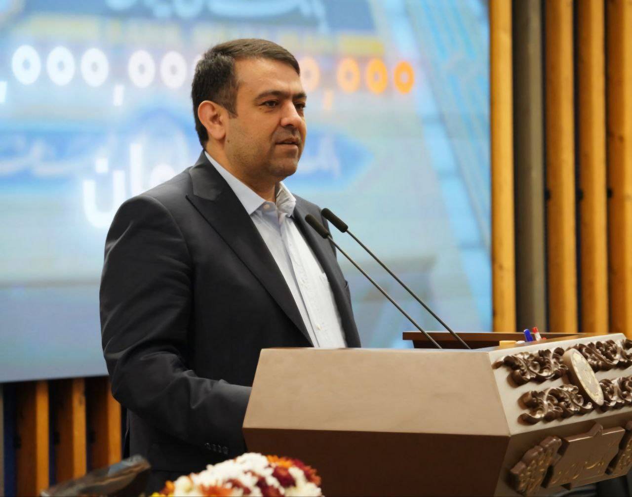 ۴ میلیون مشتری و ۱۳۵ هزار میلیارد تومان همراهی در ۴ میلیون مشتری و ۱۳۵ هزار میلیارد تومان همراهی در