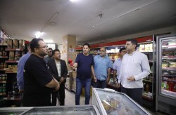 بازدید میدانی مدیرعامل منطقه آزاد کیش از مراکز درمانی و تأمین کالا با همراهی رسانه‌ها