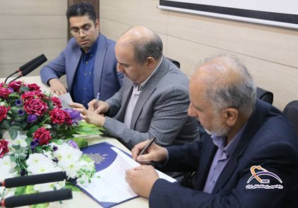 تفاهمنامه همکاری میان پژوهشگاه فضایی ایران و مجمع خیران نخبهپرور فارس به امضا رسید تفاهمنامه همکاری میان پژوهشگاه فضایی ایران و مجمع خیران نخبهپرور فارس به امضا رسید