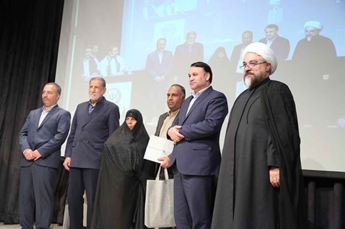 با حضور نماینده مردم تهران در مجلس شورای اسلامی
مراسم گرامیداشت هفته دفاع مقدس و یادواره ۴۳ شهید بانک سپه برگزار شد با حضور نماینده مردم تهران در مجلس شورای اسلامی
مراسم گرامیداشت هفته دفاع مقدس و یادواره ۴۳ شهید بانک سپه برگزار شد