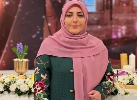 حمله تند همسر المیرا شریفی فیروز کریمی/قرار نیست چون همسر شما در آشپزخانه است بقیه زنان هیچ کاری نکنند!