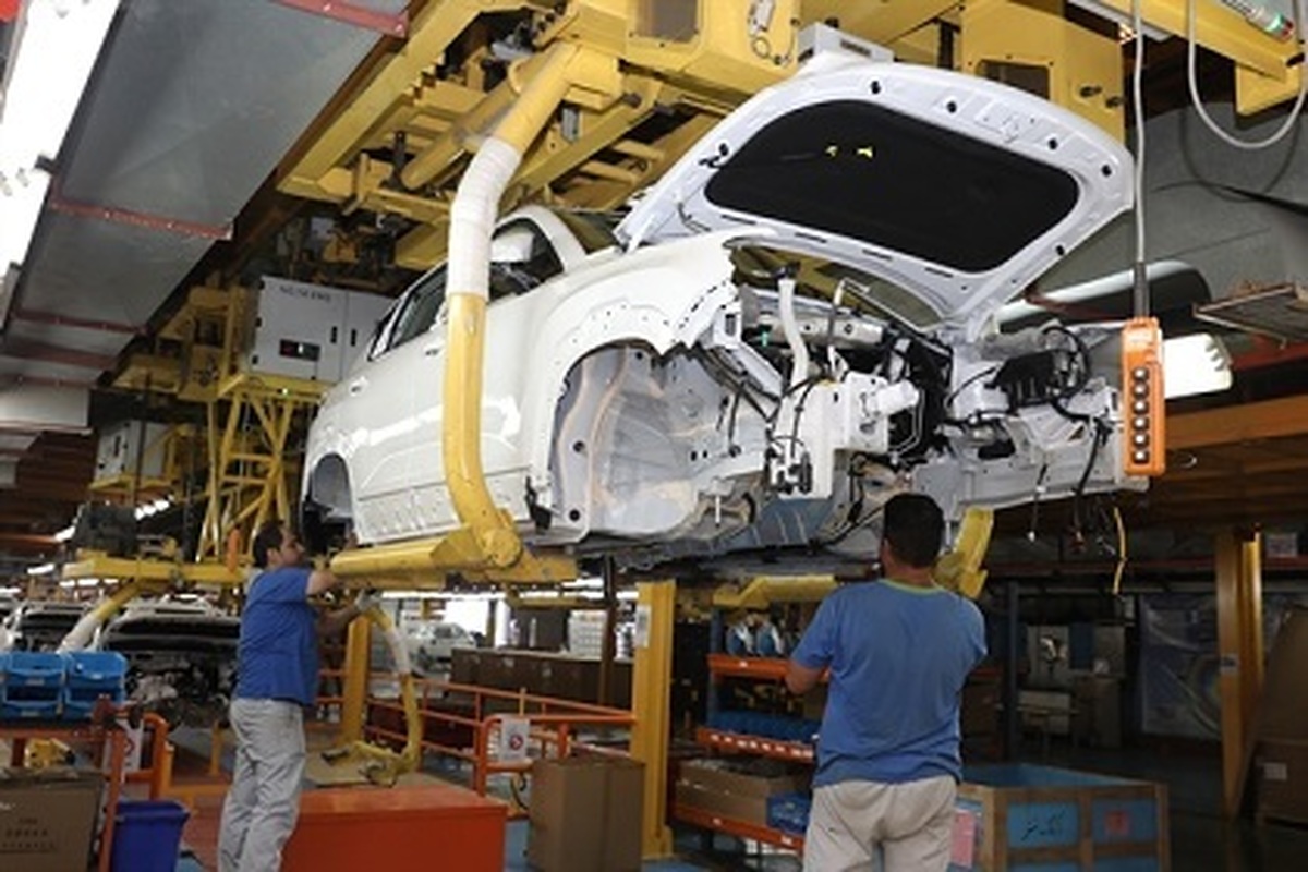 معاون کیفیت پارس‌خودرو تاکید کرد:
مسئولیت حیاتی پارس‌خودرو در حفظ جایگاه تولیدکننده باکیفیت‌ترین خودروهای داخلی/ الگوبرداری و انتقال استانداردهای جهانی در دستور کار است