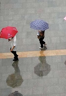 آیا بارانی که در زمان آلودگی هوا می‌بارد خطرناک است؟