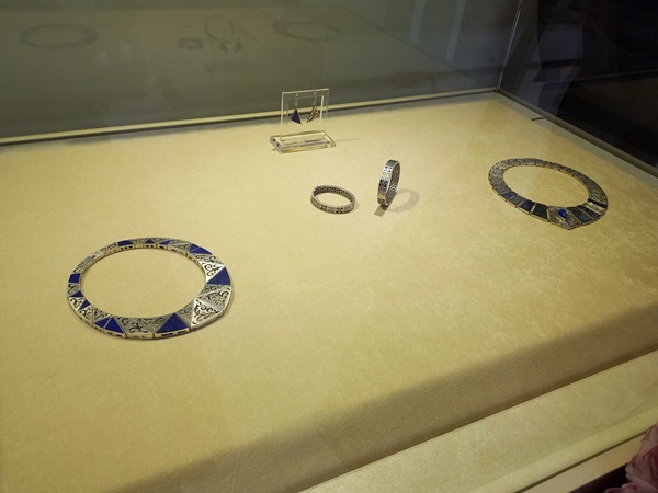 گنجهای قصهگو؛ از حکایت مثنوی تا زرگری در قلب قاجار گنجهای قصهگو؛ از حکایت مثنوی تا زرگری در قلب قاجار