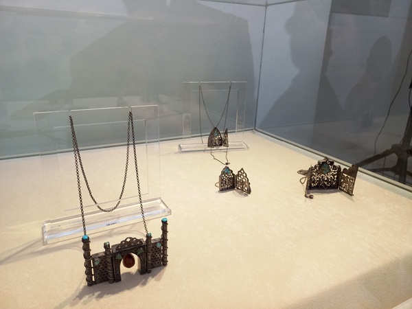 گنجهای قصهگو؛ از حکایت مثنوی تا زرگری در قلب قاجار گنجهای قصهگو؛ از حکایت مثنوی تا زرگری در قلب قاجار