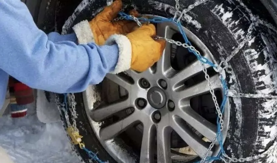 آموزش ساده بستن زنجیر چرخ در کمتر از ۵ دقیقه