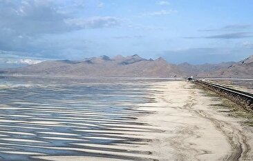 تصاویر ماهواره‌ای سراب می‌بینند؛ دریاچه ارومیه زنده نیست