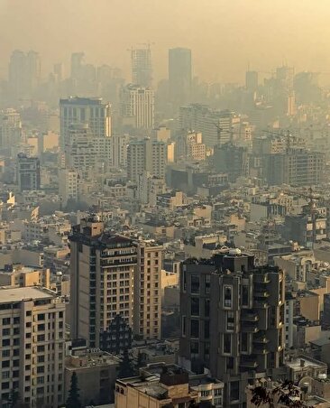 کلان‌شهر‌ها در محاصره آلودگی؛ آلودگی هوا در کلانشهر‌ها تا اوایل هفته آینده ماندگار خواهد شد / شاخص کیفیت هوا در شهر‌های بزرگ؛ ساوجبلاغ در البرز و محمدیه در قزوین در وضعیت بنفش / تهران، کرج، قزوین، تبریز و اصفهان هم در وضعیت قرمز / آلودگی هوا به ناسا هم رسید؛ تصویر آلودگی شدید روی تهران تا شعاع ۱۵۰ کیلومتری / چندین استان تعطیل شدند