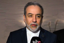عراقچی: امارات در جنگ در کنار آمریکا بوده و نمی‌تواند مظلوم‌نمایی کند و بگوید به خاک ما حمله شده است /ما و امارات همسایه هستیم، در گذشته با یکدیگر زندگی کرده‌ایم و در آینده نیز باید در کنار هم زندگی کنیم / آمریکا راه حل اختلاف با ایران را در جایی غیر از میدان نظامی جست‌و‌جو کند