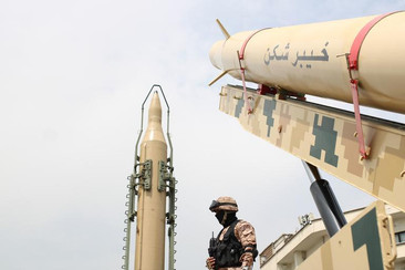 ترامپ تنگه هرمز را «تنگه ترامپ» خواند/نماینده هوافضای سپاه: موشک‌ها آماده شلیک و پهپادها آماده تیکاف هستند/فارین پالیسی: جنگ فعلی سطح فشار بر ذخایر تسلیحاتی امریکا را به میزان بی‌سابقه‌ای افزایش داده/قیمت نفت به ۱۲۶ دلار رسید/ادعای روزنامه‌نگار اسرائیلی: سناریوی توافق محدود ایران و آمریکا محتمل‌ترین گزینه به نظر می‌رسد