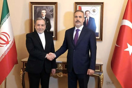 گفت‌وگوی تلفنی وزرای خارجه ایران و ترکیه/ عراقچی: تنش‌آفرینی اخیر آمریکا در خلیج فارس، بر سوءظن‌ها نسبت به انگیزه و جدیت آن‌ها در مسیر دیپلماسی افزوده/ کنار گذاشتن رویکردهای زیاده‌خواهانه و نامعقول توسط طرف مقابل، لازمه پیش‌برد روند دیپلماتیک است
