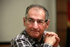 صادق زیباکلام ۳ماه ممنوع المصاحبه شد