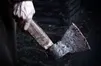 همسرکشی با ضربات تبر به سر و شکم/ قاتل ۷۰ساله و مقتول ۶۰ساله!