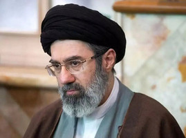 هرگونه اقدامی که موجب بدبینی و سرخوردگی آحاد مردم شود نوعی کمک به دشمن این کشور و مردمانش محسوب می‌گردد / ابزار اصلی دشمن، کاشت بذر تردید، یأس، ترس، بدگمانی، و اختلاف است/ همگان حفظ وحدت و اعتماد متقابل و هم‌صدایی نکردن با دشمن نقشه او را خنثی کنند