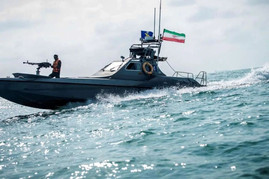 بلومبرگ: رویداد‌های این هفته در تنگه هرمز، فقط منجر به افزایش احتیاط در بخش حمل و نقل دریایی شد/ تنگه هرمز در ساعات اولیه صبح تقریباً خالی از تردد دریایی بود/ امروز در واکنش به تلاش‌های ایران برای گسترش منطقه تحت کنترل خود، کشتی‌های بیشتری از این آبراه دور شدند