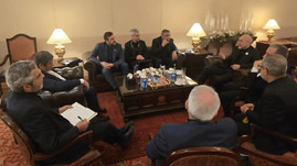 ادعای اکسیوس: ایران در پیشنهاد خود یک ماه ضرب‌الاجل برای توافقی شامل بازگشایی تنگه هرمز، پایان محاصره دریایی آمریکا و خاتمه جنگ تعیین کرده / تنها پس از حصول چنین توافقی، مذاکرات هسته‌ای به مدت یک ماه آغاز خواهد شد