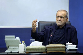 پزشکیان: واردات کالاهای لوکس نباید منابع ارزی کشور را ببلعد/ منطقی نیست که منابع محدود کشور در اختیار صنایعی قرار گیرد که بازدهی پایینی دارند/ واحدهای تولیدی که انرژی را با نرخی پایین‌تر از قیمت واقعی دریافت می‌کنند، موظف‌ هستند در مصرف آن صرفه‌جویی کنند